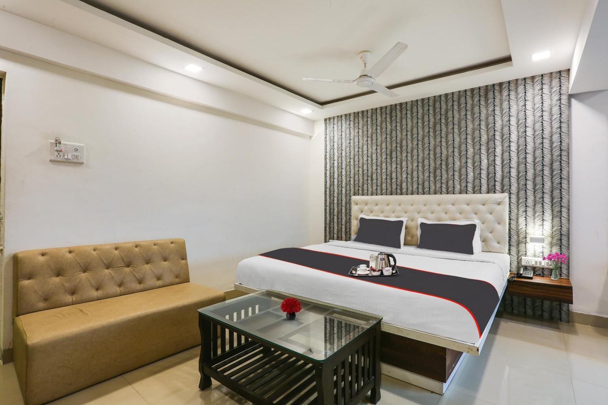 Capital O Arsh Executive Inn Mumbai Exteriör bild