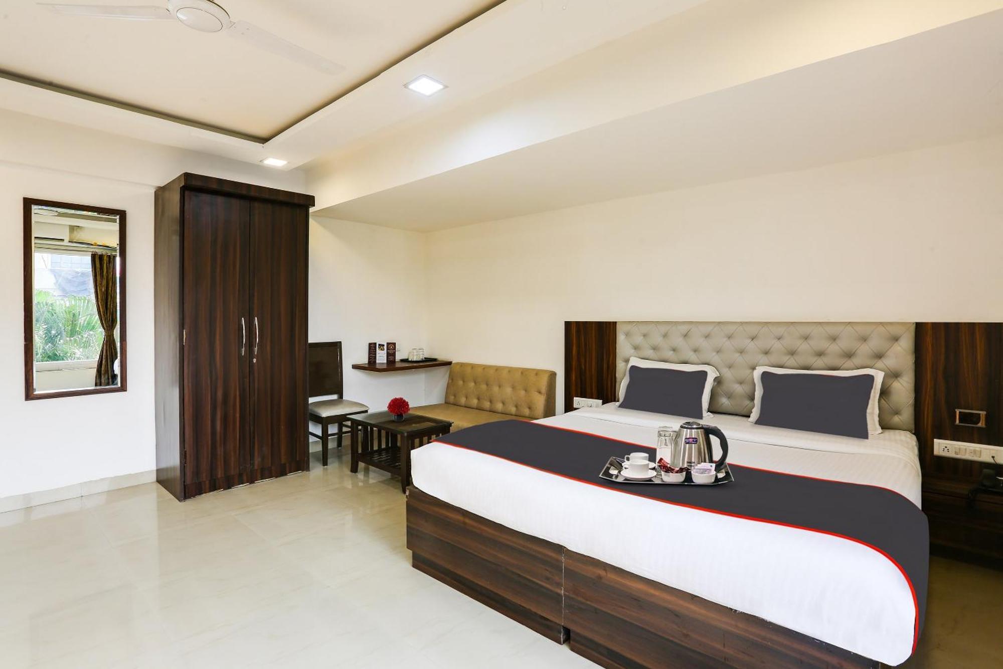 Capital O Arsh Executive Inn Mumbai Exteriör bild