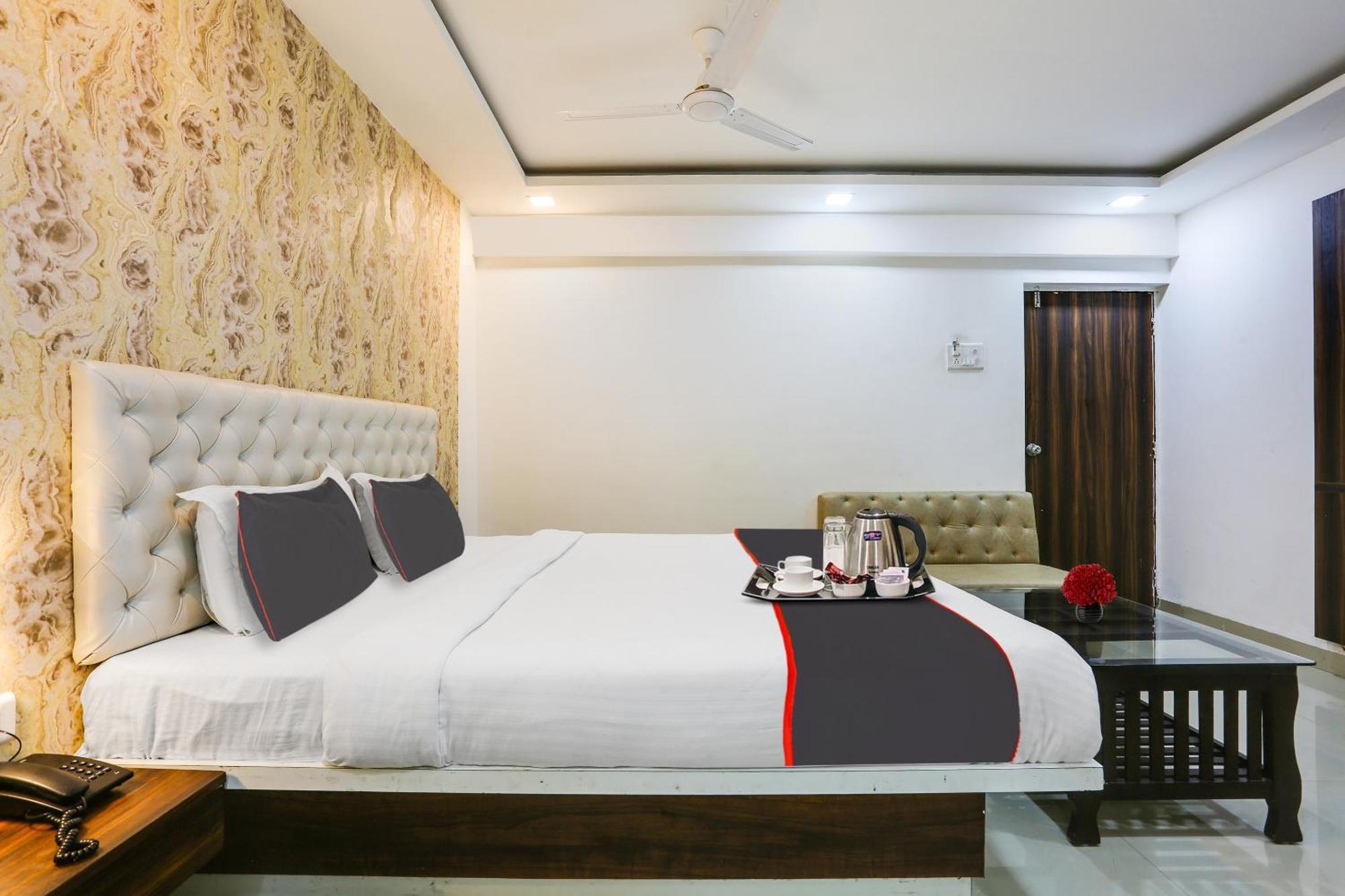 Capital O Arsh Executive Inn Mumbai Exteriör bild