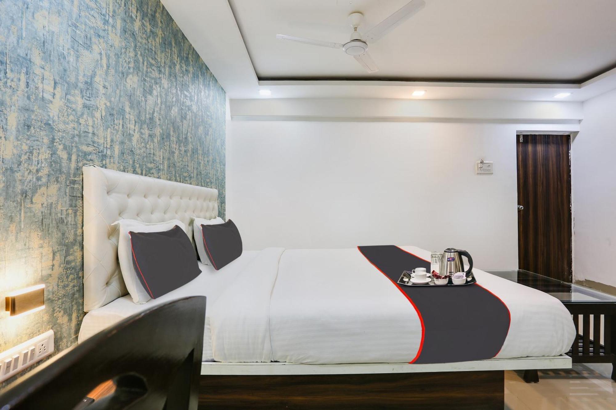 Capital O Arsh Executive Inn Mumbai Exteriör bild